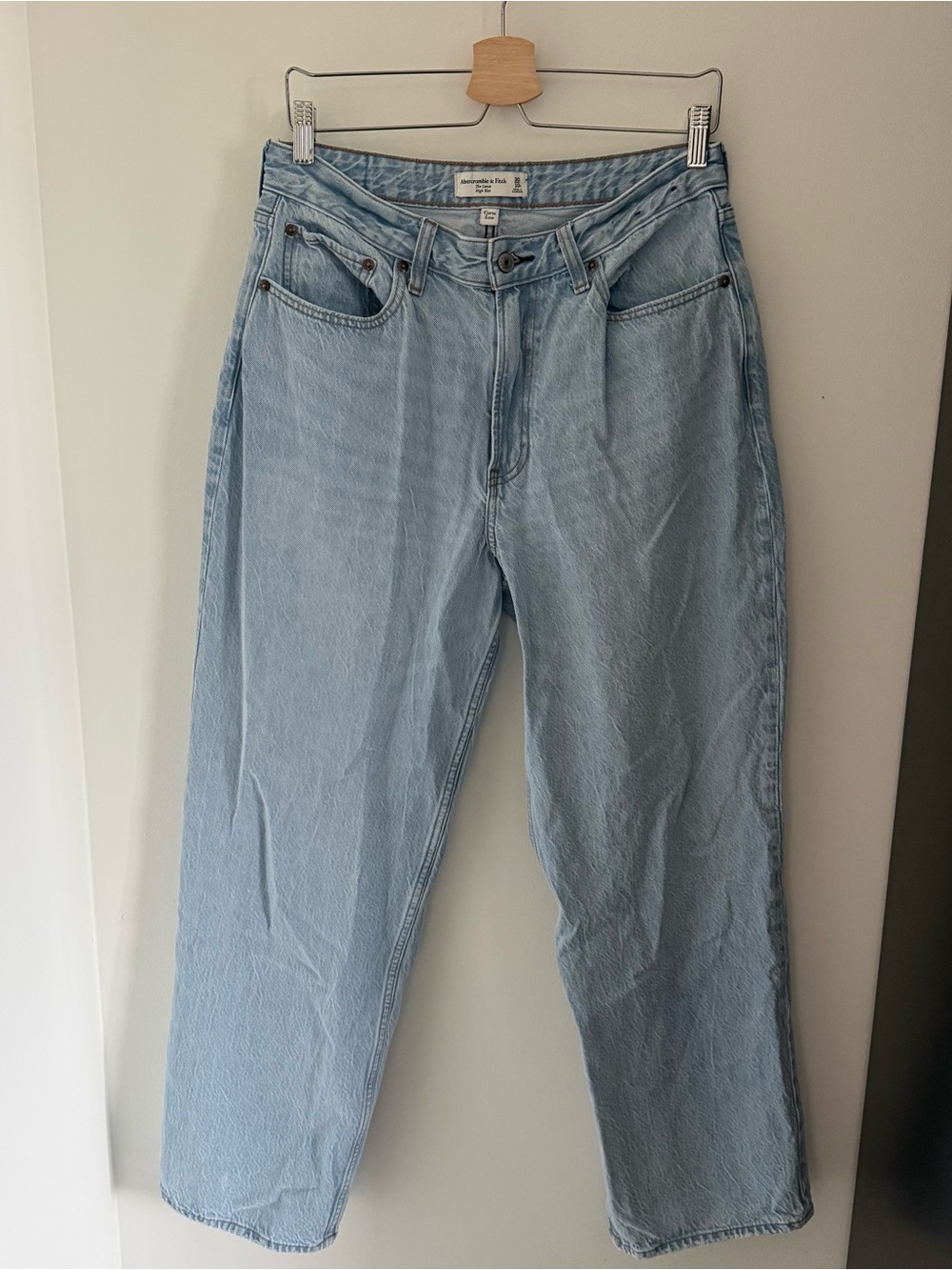 Abercrombie & Fitch Curve Love High Rise Loose Jeans | Light Blue Marbled Denim - Picture 2 of 4
